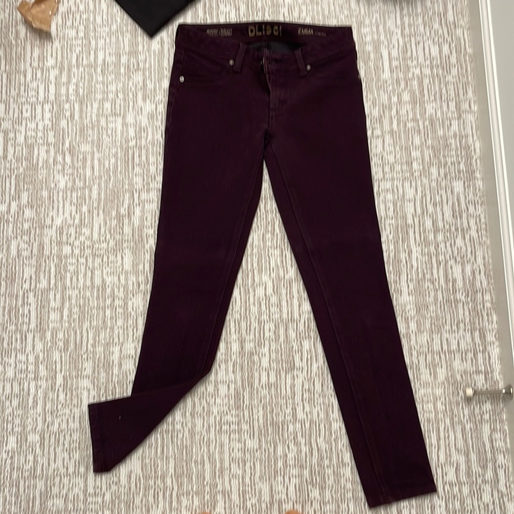 DL1961 Emma legging/jean in a Merlot color size 25